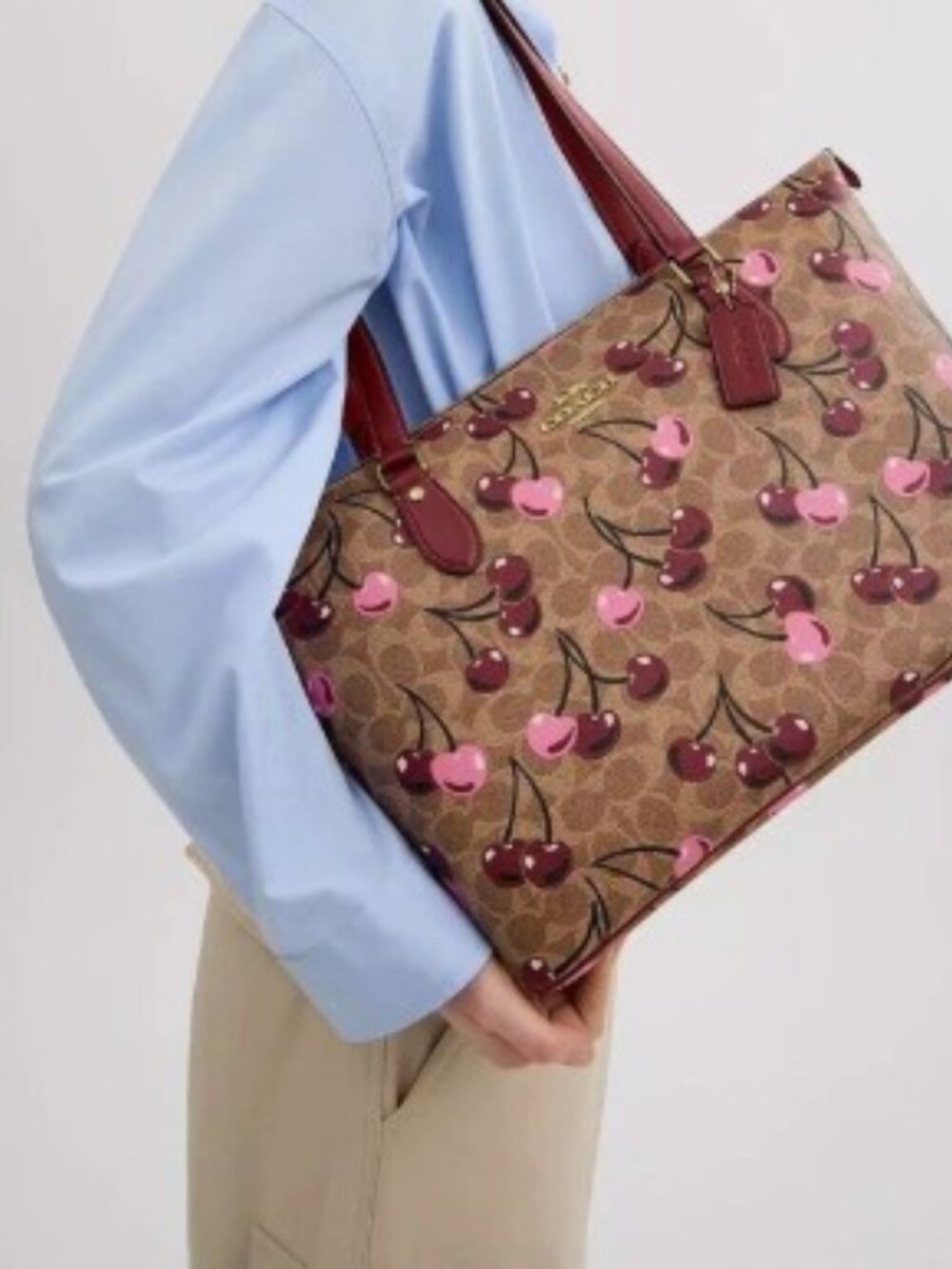 COACH Gallery Tote Bag in Signature Canvas with Cherry Print - Picture 7 of 8
